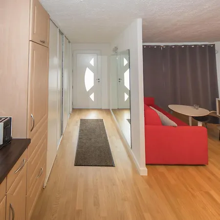 Apartment Point Cardinal